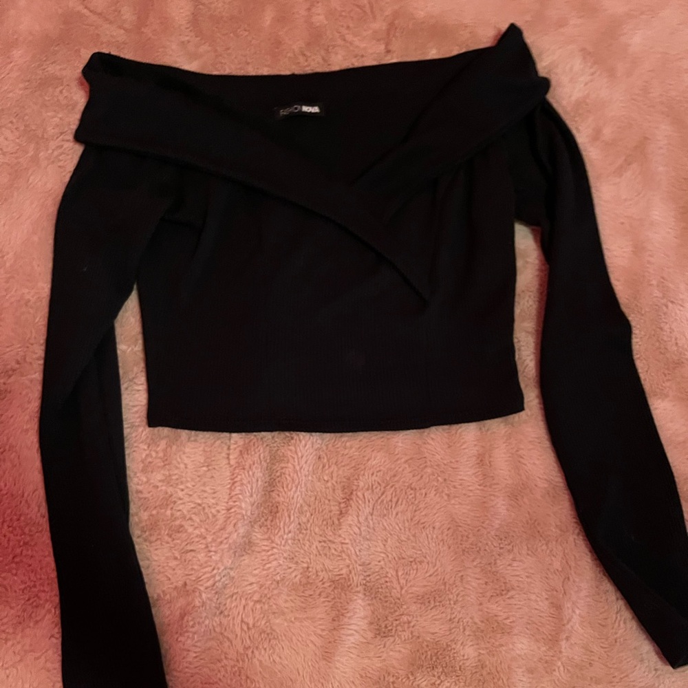 Off shoulder crop top